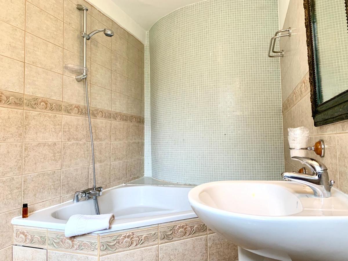 B&B La Tour Blanche Forest-Montiers Екстер'єр фото